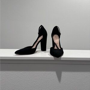 Aldo women’s Nicholes block heel. Black suede. Size 7.5